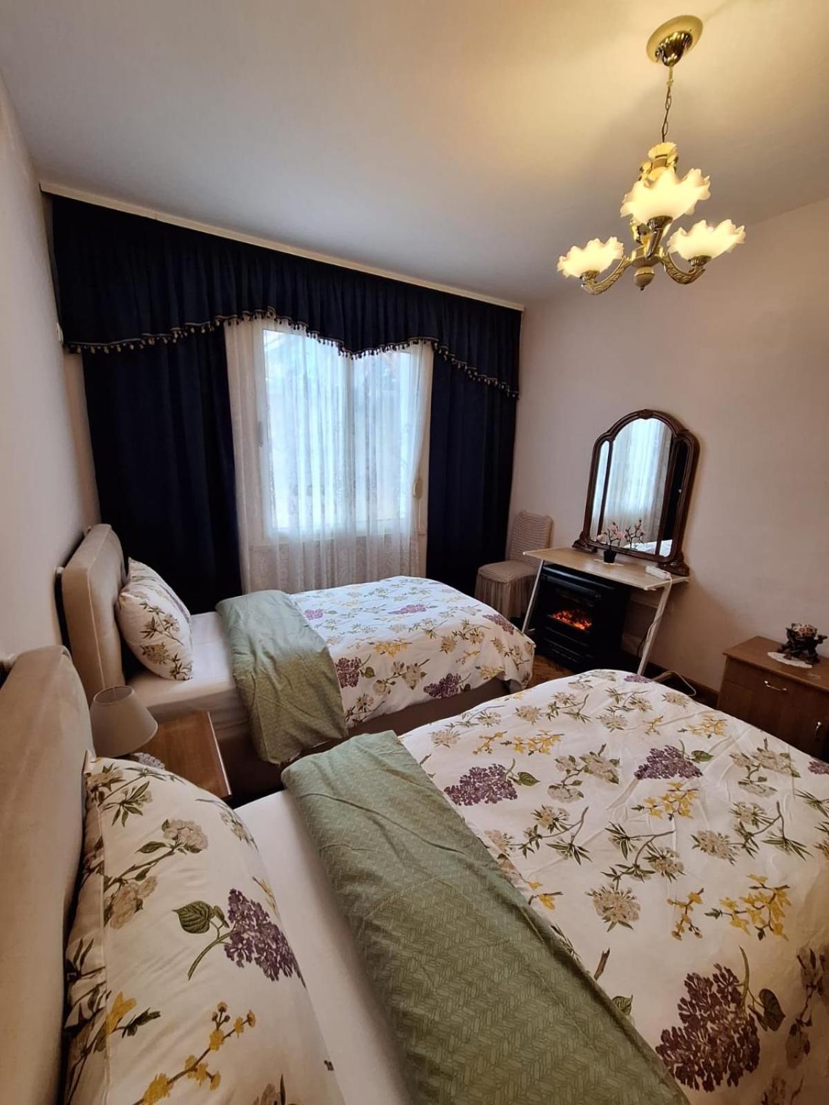 Cozyflat In The Middle Of Tirana Lägenhet Exteriör bild